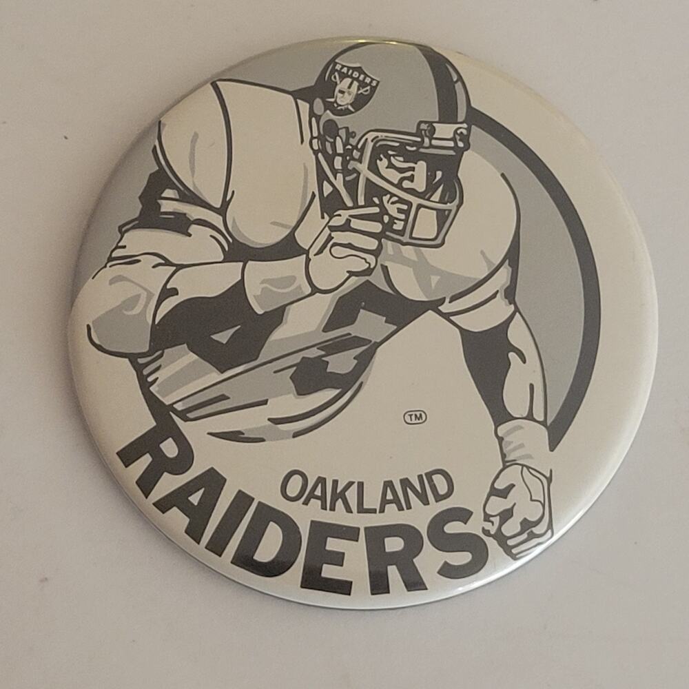 Vintage Oakland Raiders Pinback Button Retro Jack Davis Mascot Football Pin 3.5"
